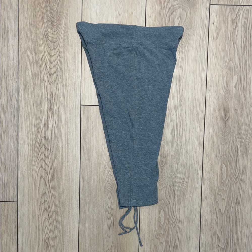 NWOT - Gray Stretchy Capri Pants with Adjustable Calf Ties - Picture 4 of 6
